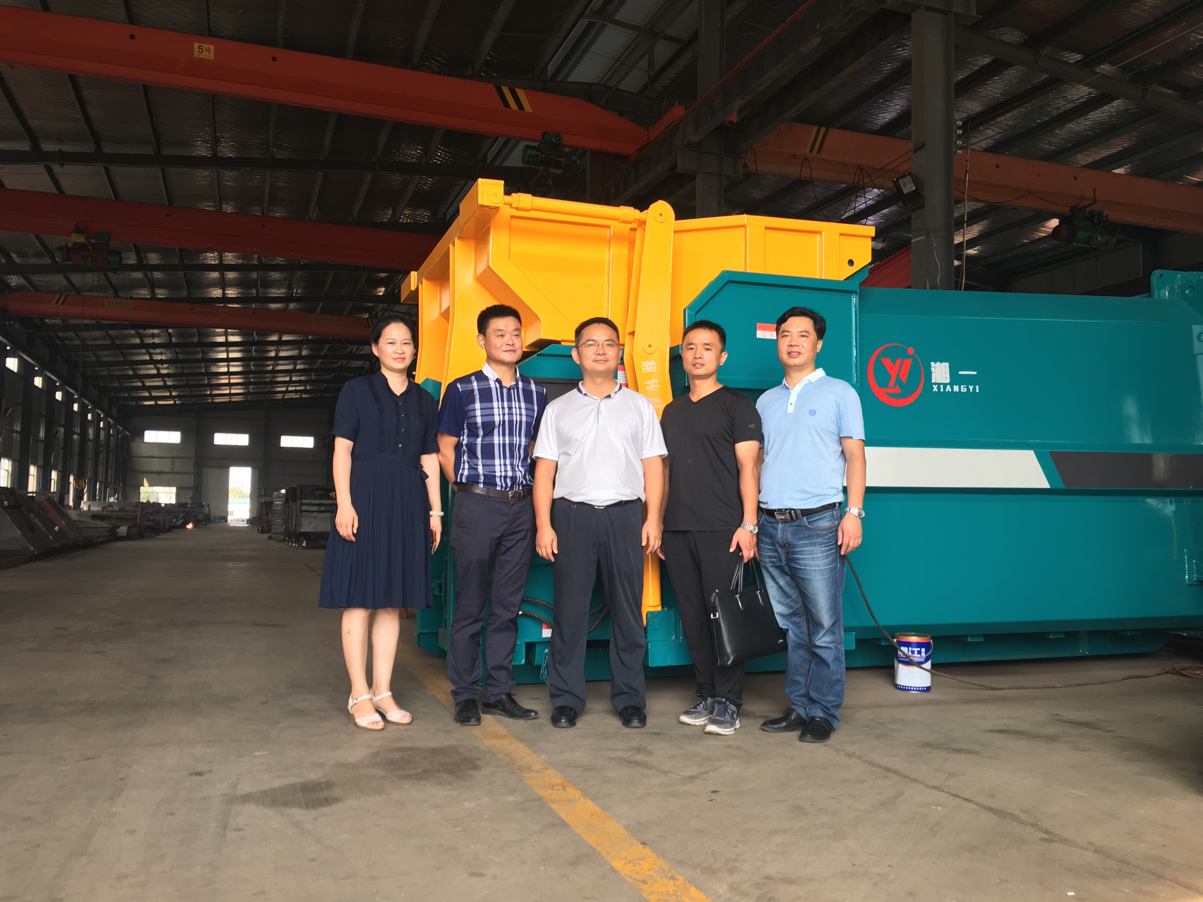 縣委常委劉俊武、經(jīng)信局局長(zhǎng)胡浪、副局長(zhǎng)曾慧敏、玉潭鎮(zhèn)副主任周術(shù)林來(lái)我司考察指導(dǎo)